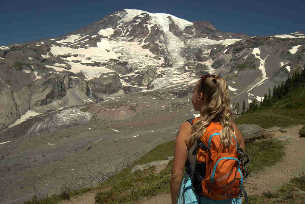 Stay Hydrated and Energized on Your Hiking Adventures with EverFun Hydration Backpacks